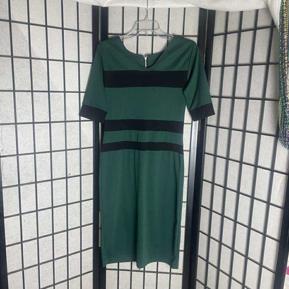 NWT Amika Fashion Green & Black Dress Back Zip size Medium